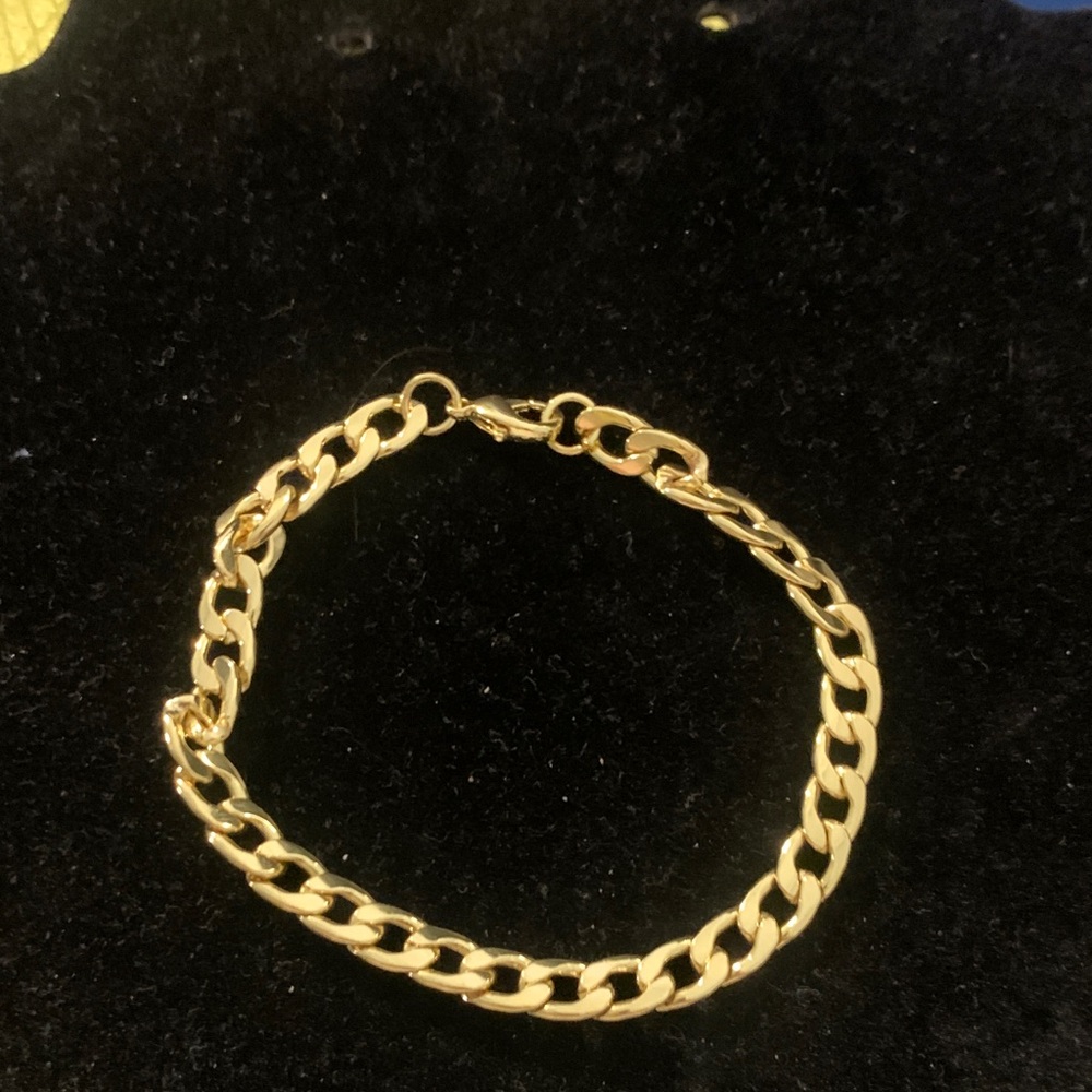 Gold Chain Bracelet 7.9 inch Cuban link 18kt gold plated Bogo